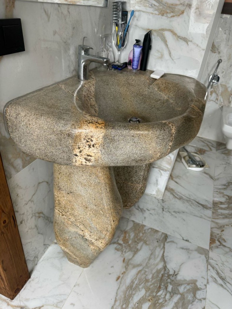 Гранитная раковина Balu из таупгранита