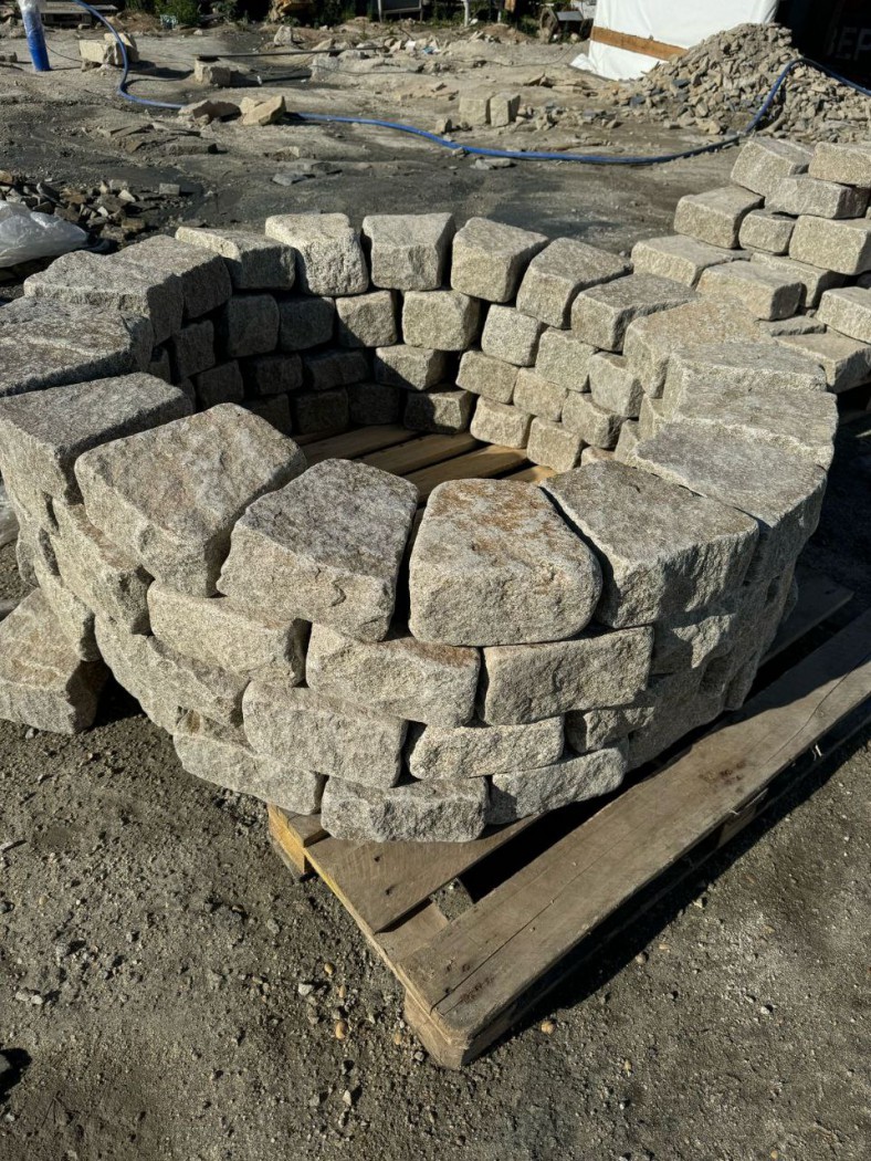 Гранитный тандыр из монолитного таупгранита